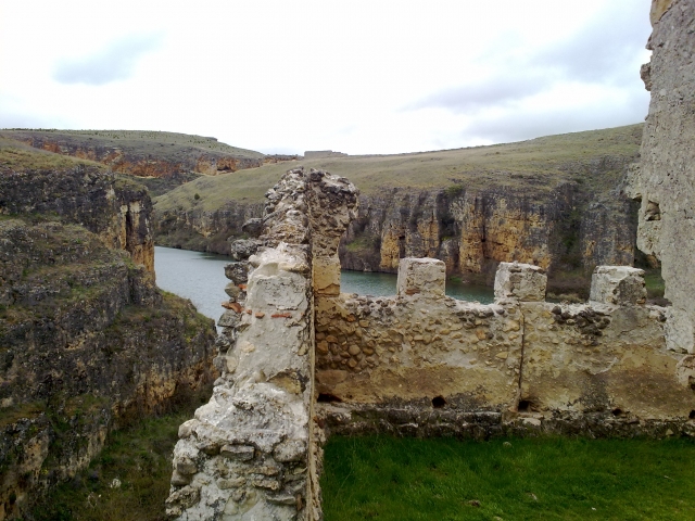  Hermitage on the shore of the Duraton